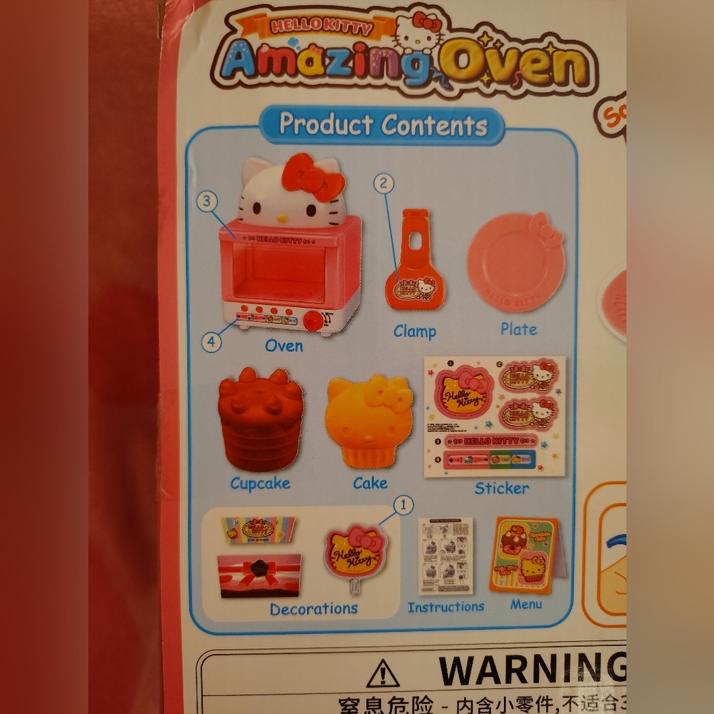 EXCLUSIVE - Hello Kitty Amazing Oven Playset - Picture 5 of 13